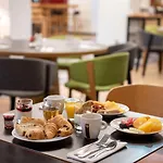 Hotel Doubletree By Hilton Paris Bougival