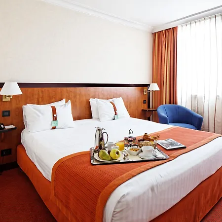 Doubletree By Hilton Paris Bougival