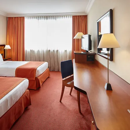 Doubletree By Hilton Paris Bougival