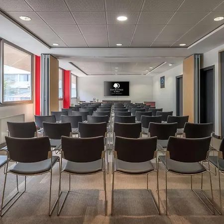Doubletree By Hilton Paris Hotel Bougival