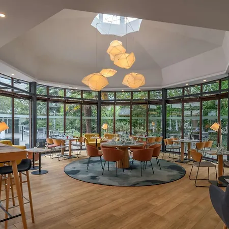 Doubletree By Hilton Paris Hotel Bougival