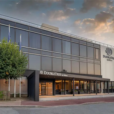 Doubletree By Hilton Paris Hotel Bougival