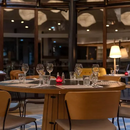 Doubletree By Hilton Paris Bougival