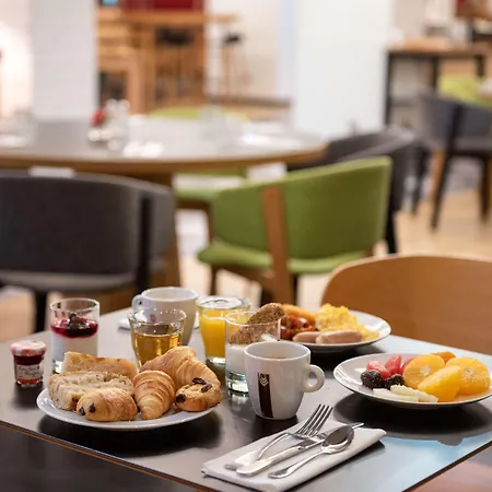 Hotel Doubletree By Hilton Paris Bougival