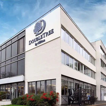 Doubletree By Hilton Paris Hotel Bougival