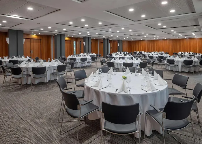 Hotel Doubletree By Hilton Paris Bougival