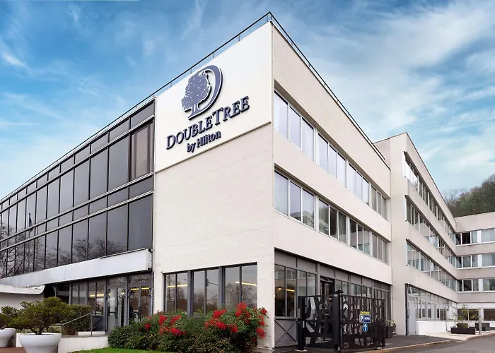 Doubletree By Hilton Paris Hotel Bougival