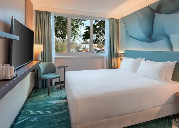 Hotel Doubletree By Hilton Paris 4*