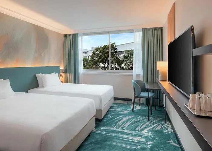 Doubletree By Hilton Paris Hotel Bougival